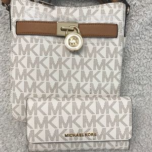 Michael kors hamilton crossbody and wallet set